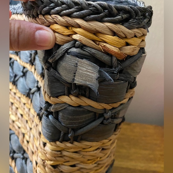 Vintage corn husk purse with 3 sections. - Picture 6 of 9